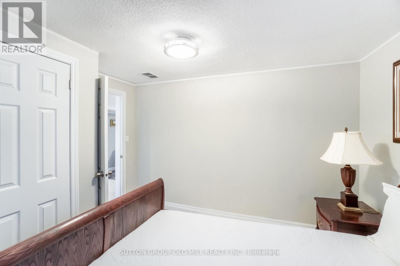 3606 Twinmaple Drive, Mississauga, Ontario L4Y 3R1 - Photo 18 - W13414148