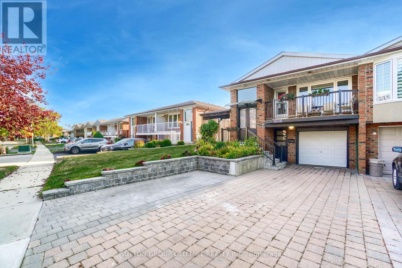 3606 Twinmaple Drive, Mississauga, Ontario L4Y 3R1 - Photo 2 - W13414148
