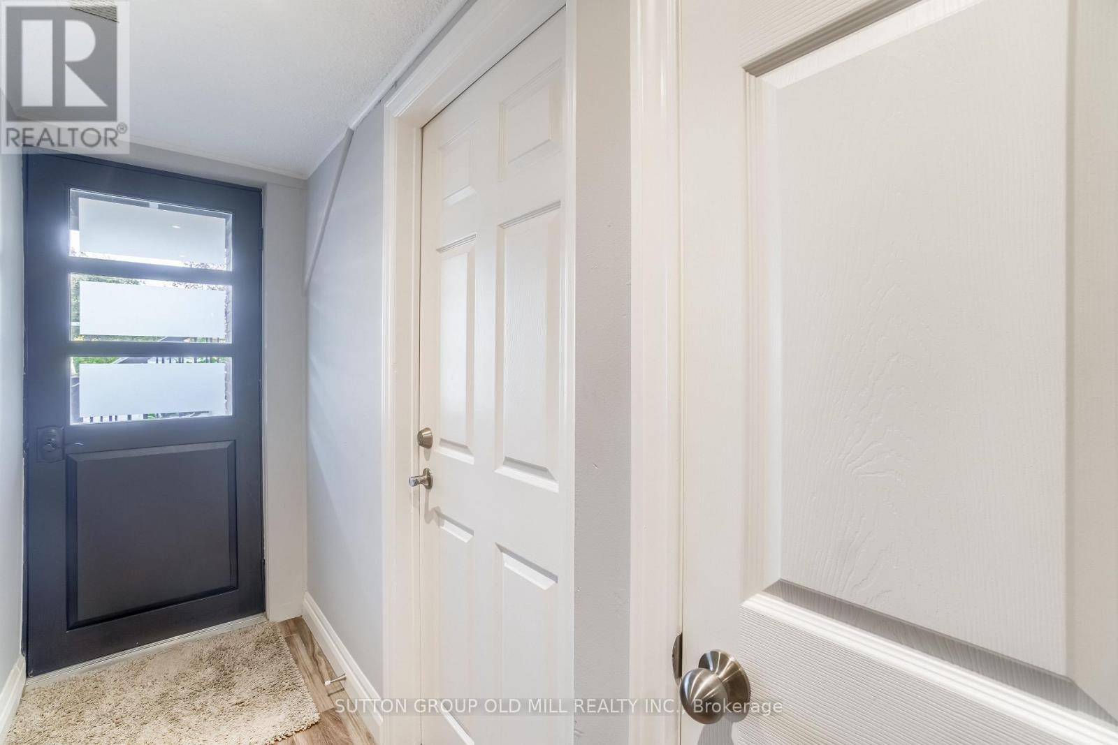 3606 Twinmaple Drive, Mississauga, Ontario L4Y 3R1 - Photo 5 - W13414148