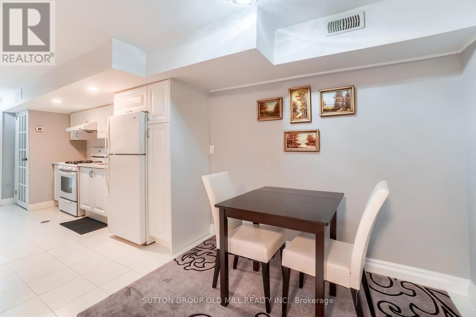 3606 Twinmaple Drive, Mississauga, Ontario L4Y 3R1 - Photo 8 - W13414148
