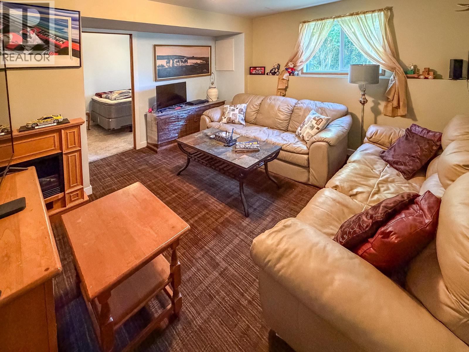 9271 Campbell Street, Moyie, British Columbia V0B 2A0 - Photo 12 - 10390465