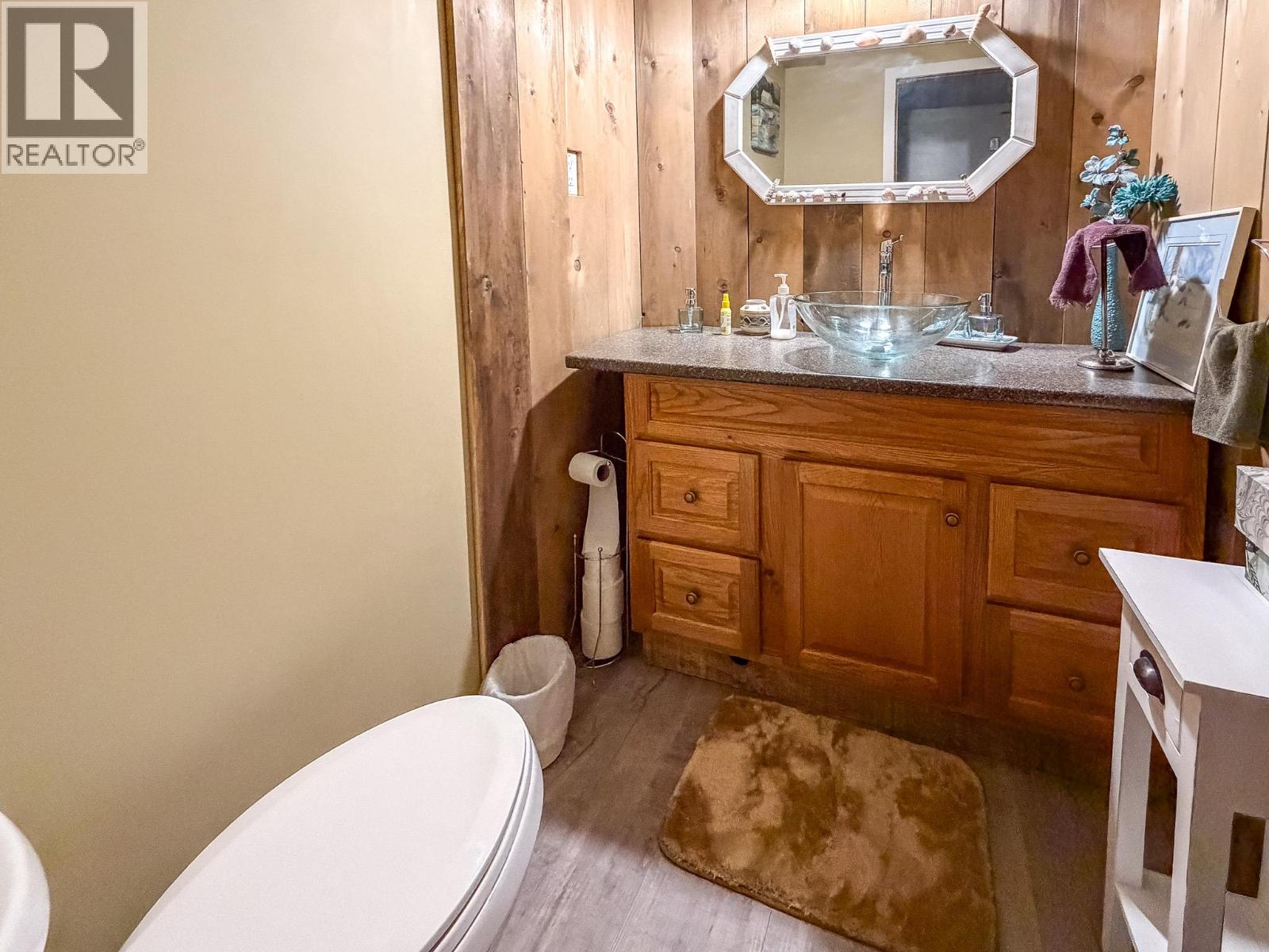 9271 Campbell Street, Moyie, British Columbia V0B 2A0 - Photo 14 - 10390465