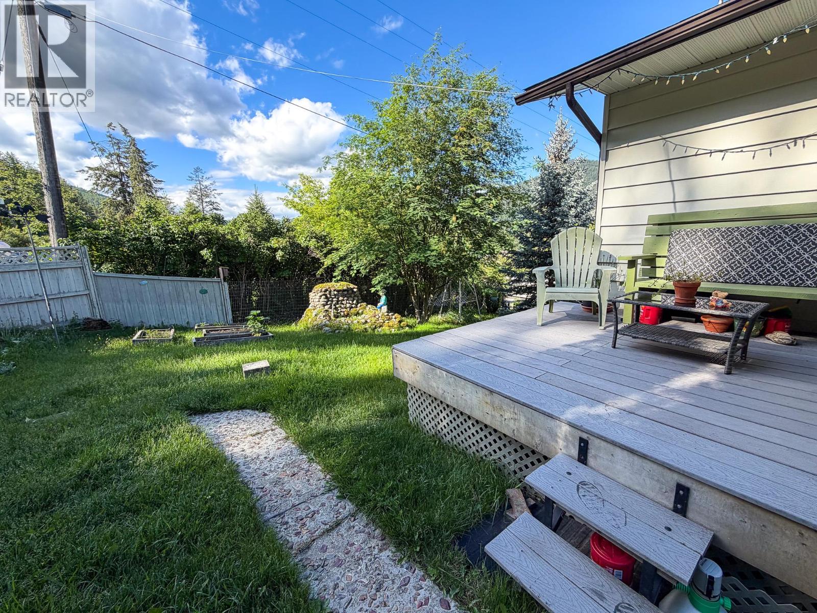 9271 Campbell Street, Moyie, British Columbia V0B 2A0 - Photo 23 - 10390465