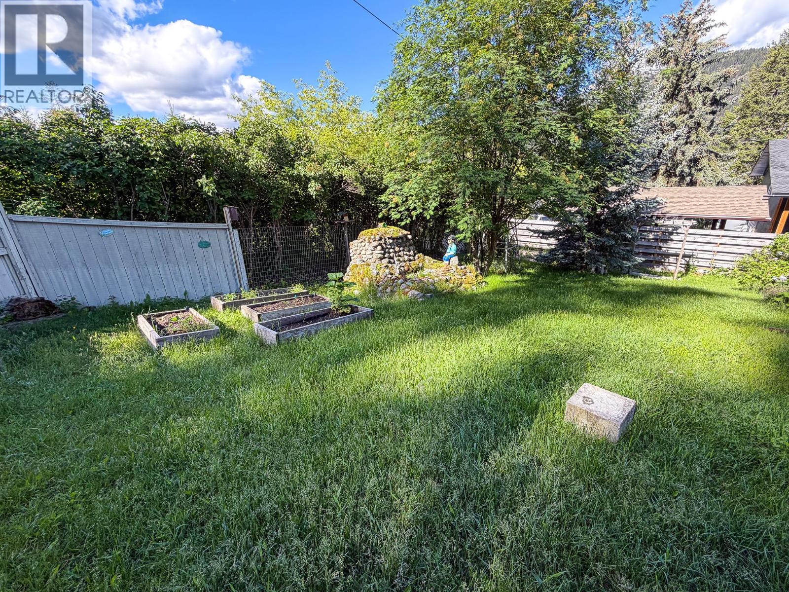 9271 Campbell Street, Moyie, British Columbia V0B 2A0 - Photo 20 - 10390465