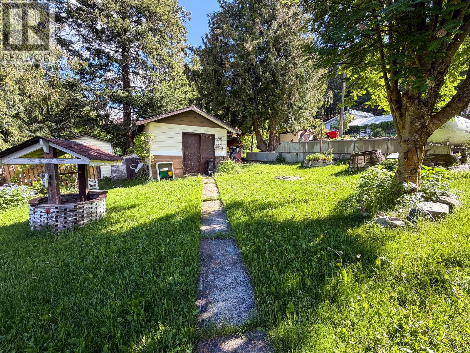 9271 Campbell Street, Moyie, British Columbia V0B 2A0 - Photo 27 - 10390465