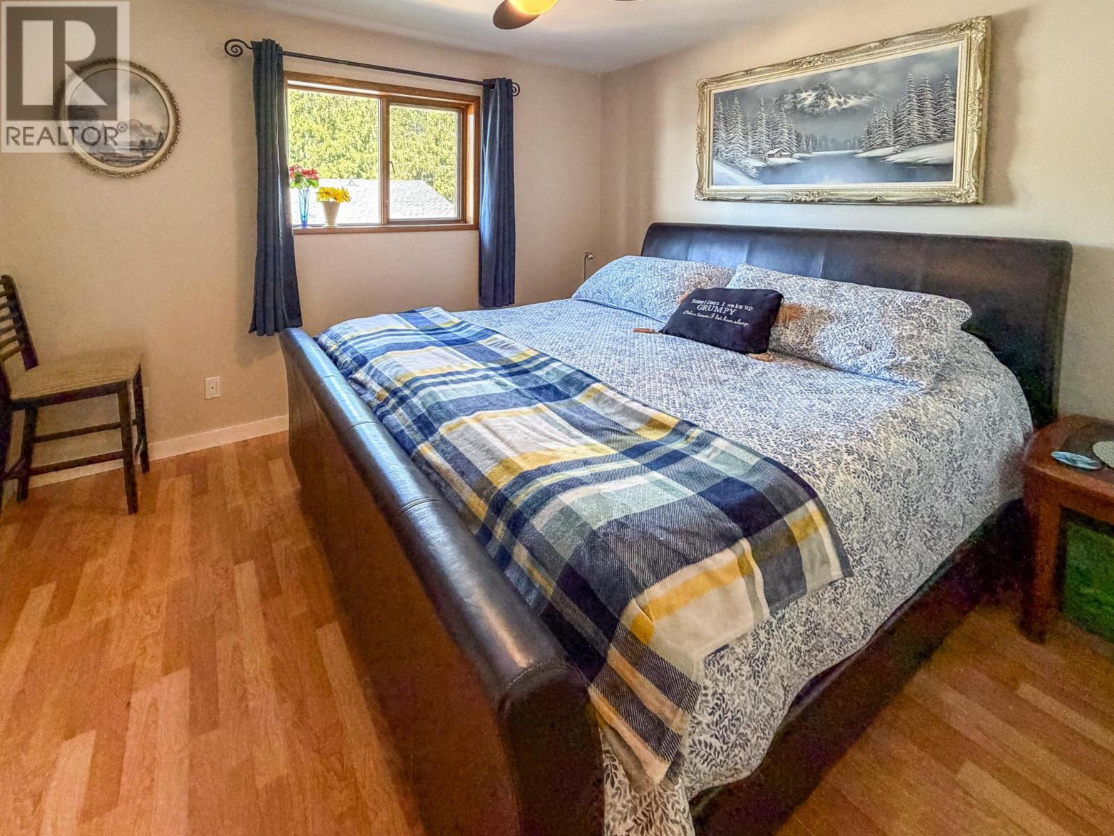 9271 Campbell Street, Moyie, British Columbia V0B 2A0 - Photo 9 - 10390465