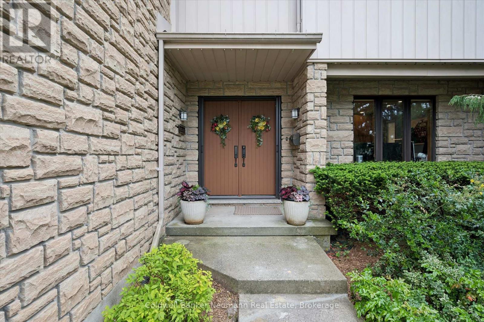 69 Woodland Glen Drive, Guelph, Ontario  N1G 3S3 - Photo 3 - X13414242