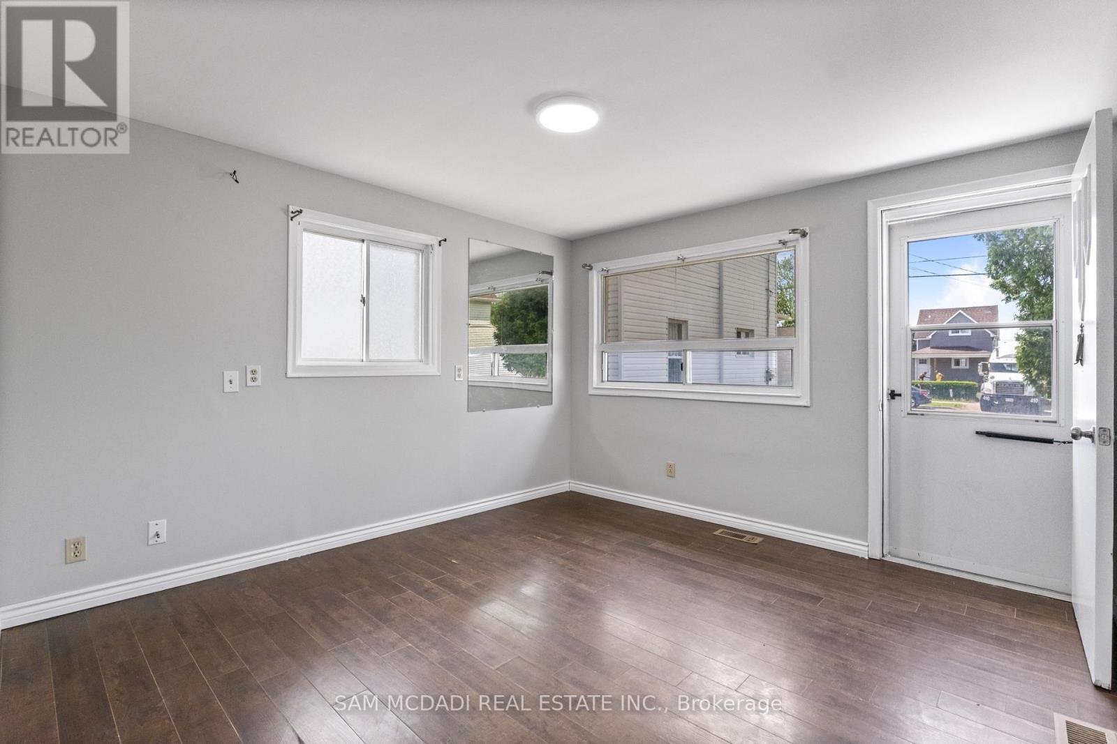 5717 Dunn Street, Niagara Falls, Ontario  L2G 2N8 - Photo 7 - X13414092