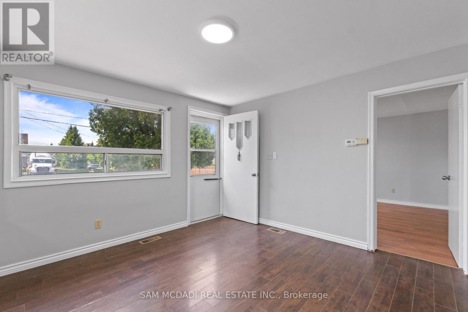 5717 Dunn Street, Niagara Falls, Ontario  L2G 2N8 - Photo 9 - X13414092
