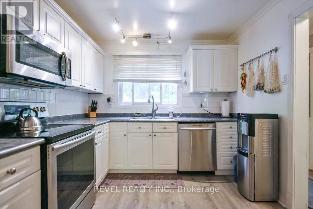 1112 Shamrock Marina Road, Gravenhurst, Ontario  P0E 1N0 - Photo 12 - X13414124