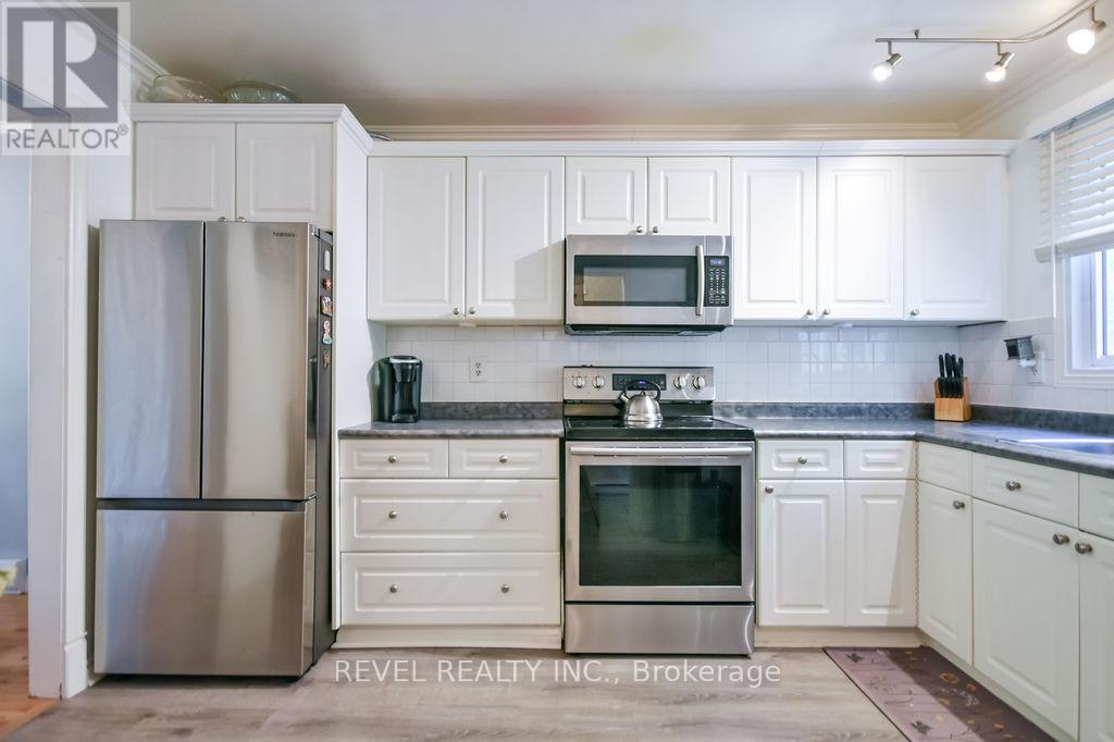 1112 Shamrock Marina Road, Gravenhurst, Ontario  P0E 1N0 - Photo 13 - X13414124