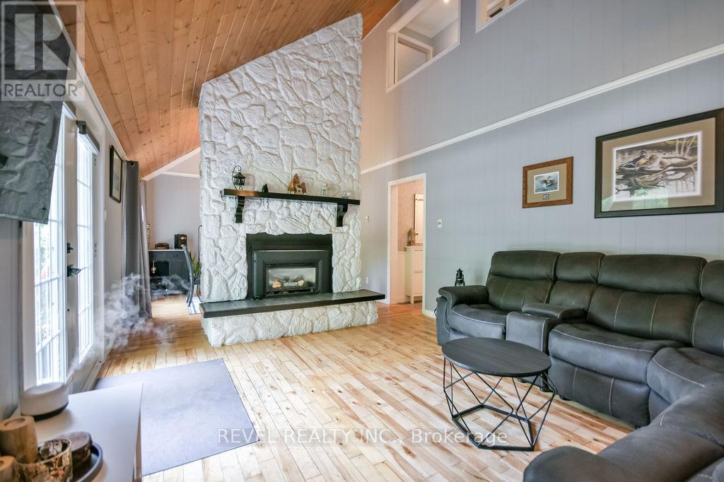 1112 Shamrock Marina Road, Gravenhurst, Ontario  P0E 1N0 - Photo 18 - X13414124