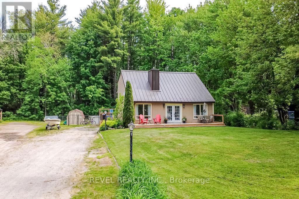 1112 Shamrock Marina Road, Gravenhurst, Ontario  P0E 1N0 - Photo 2 - X13414124