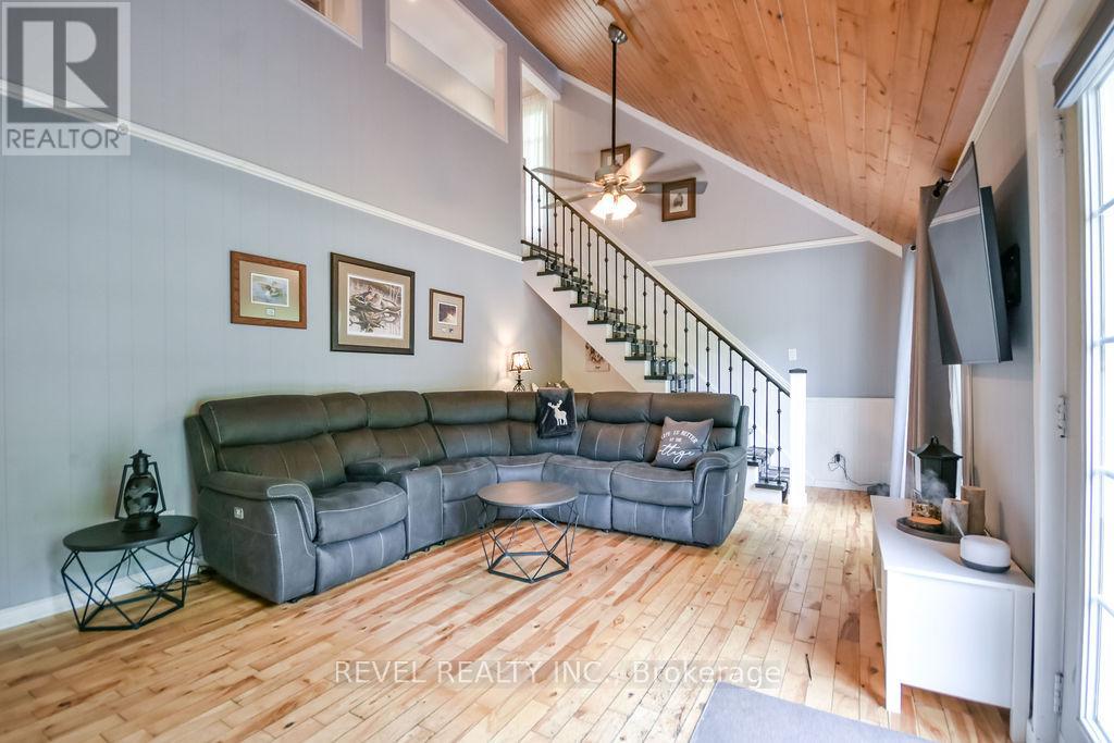 1112 Shamrock Marina Road, Gravenhurst, Ontario  P0E 1N0 - Photo 20 - X13414124