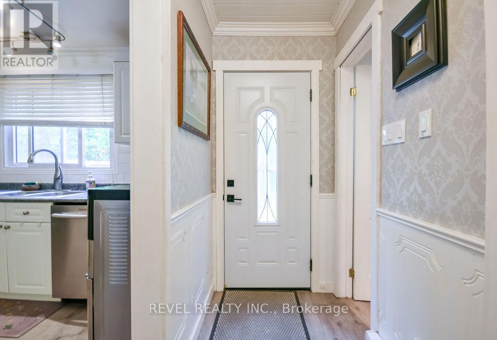 1112 Shamrock Marina Road, Gravenhurst, Ontario  P0E 1N0 - Photo 4 - X13414124