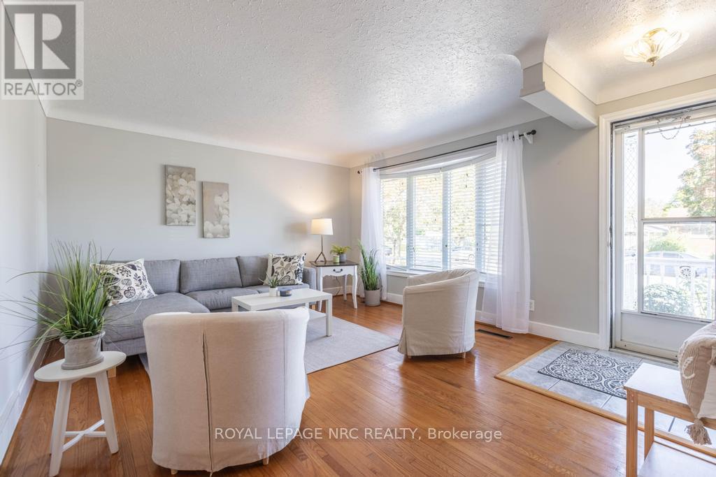 10 Ridgeview Avenue, St. Catharines, Ontario  L2M 6B3 - Photo 4 - X13414186