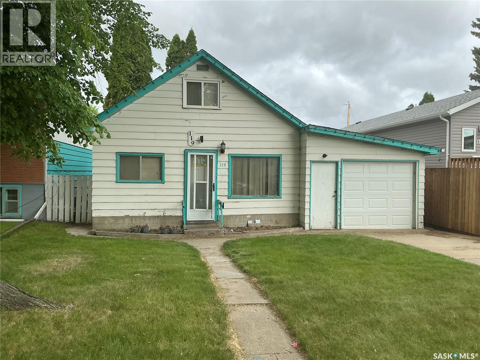 119 Q Avenue S, Saskatoon, Saskatchewan  S7M 2W6 - Photo 1 - SK038576