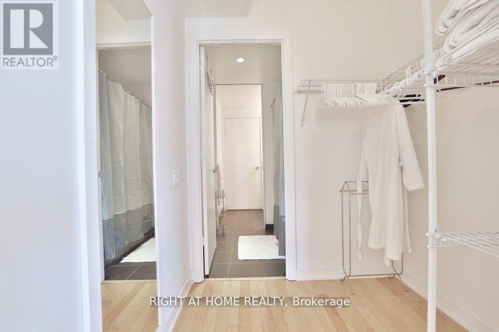 1005 - 33 Charles Street E, Toronto, Ontario  M4Y 1R9 - Photo 10 - C13414228