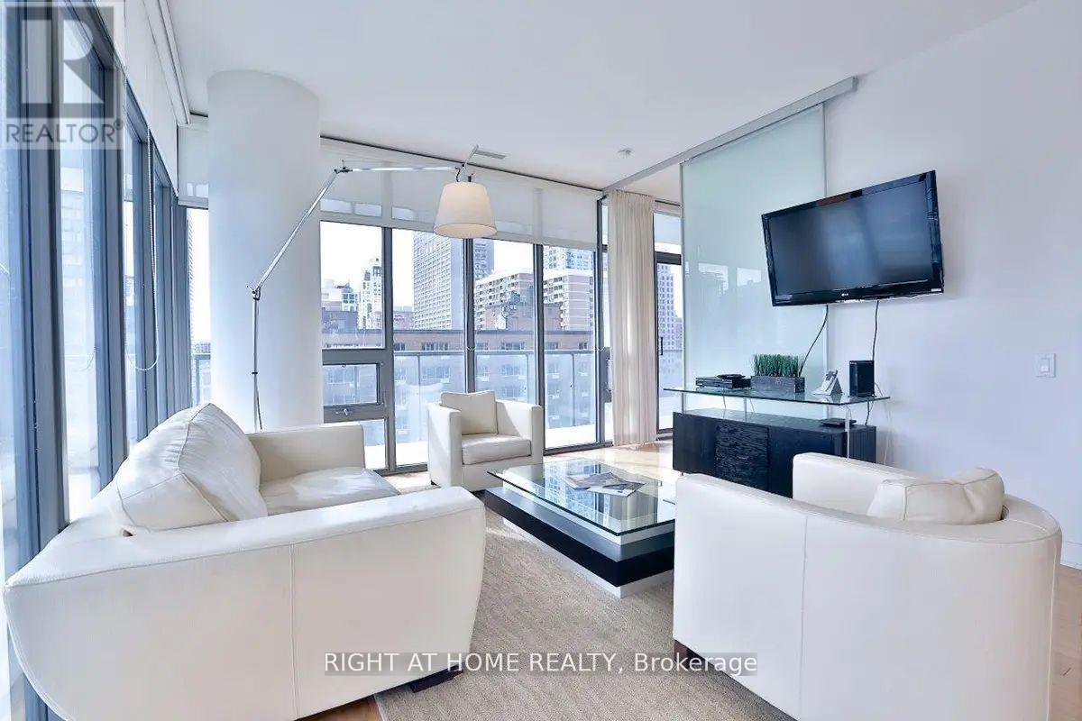 1005 - 33 Charles Street E, Toronto, Ontario  M4Y 1R9 - Photo 2 - C13414228