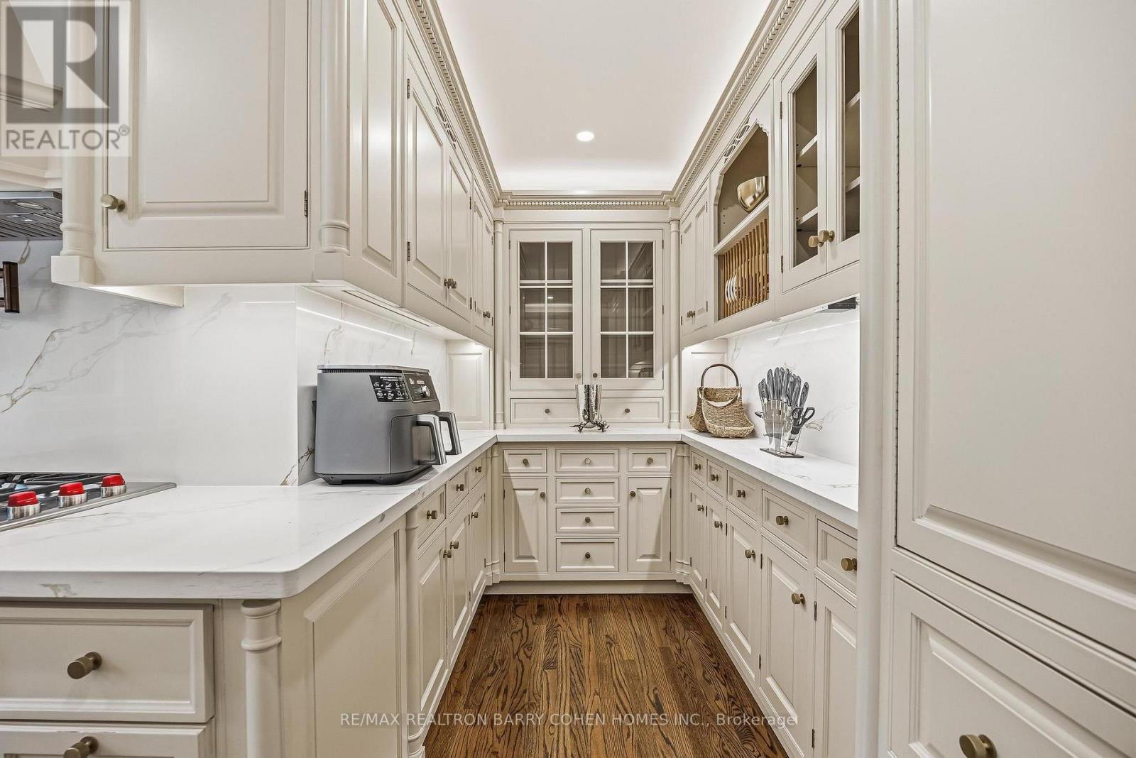 48 Old Yonge Street, Toronto, Ontario  M2P 1P7 - Photo 11 - C13414278