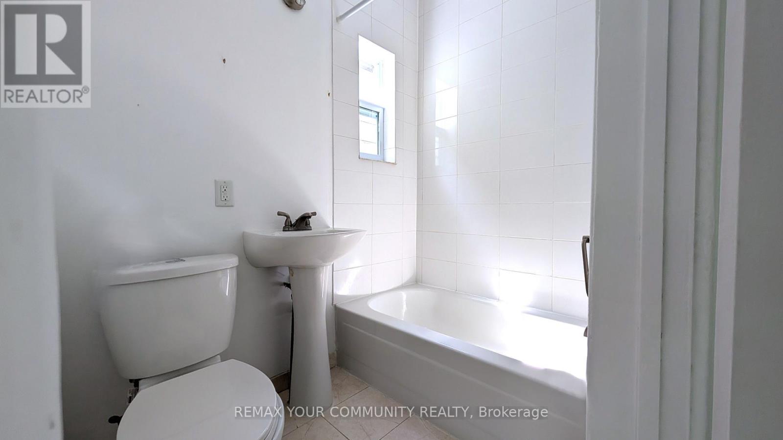 M4n 1z6 - 186 Roslin Avenue, Toronto, Ontario  M4N 1Z6 - Photo 14 - C13414280