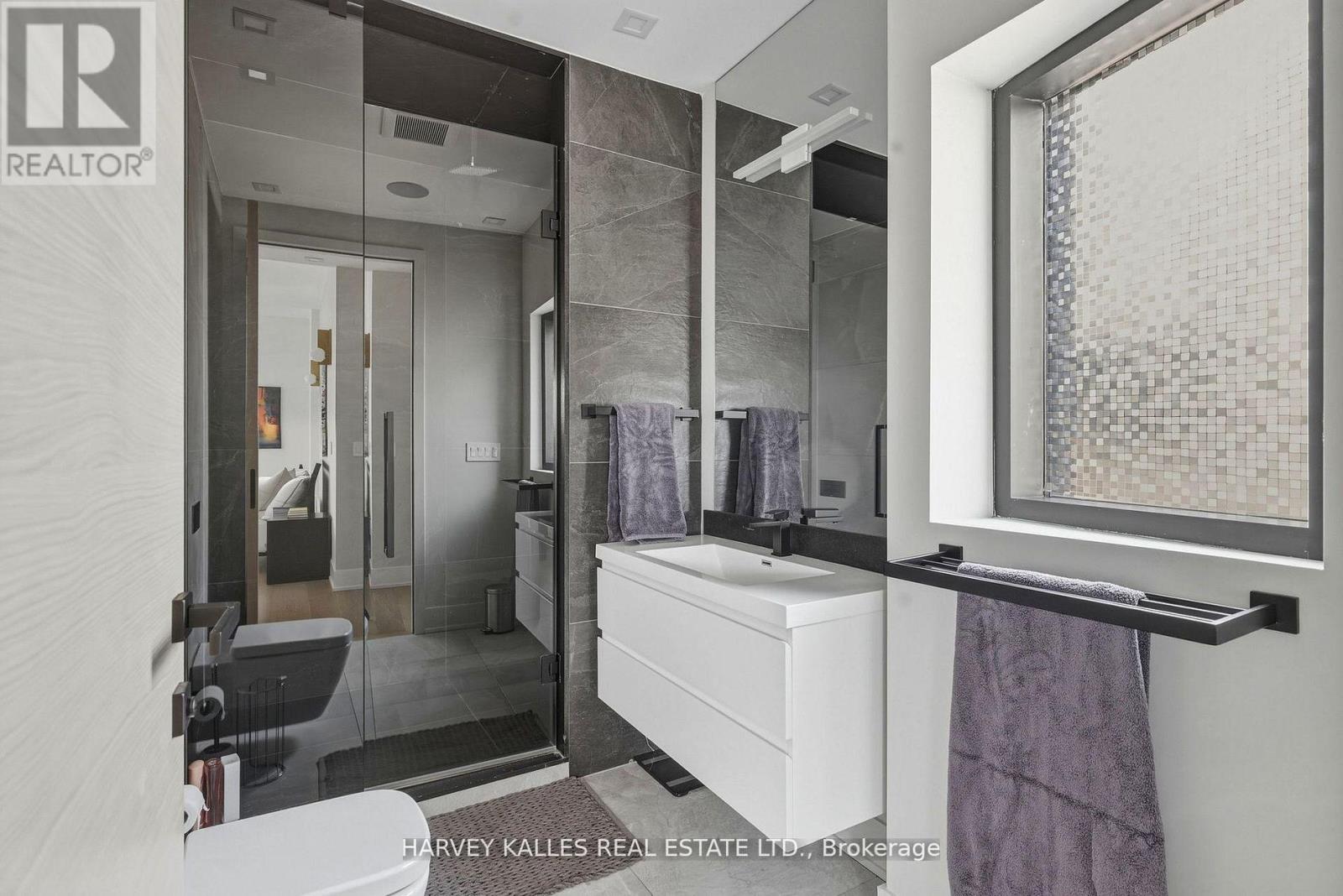 12 Winton Road, Toronto, Ontario  M4N 3E3 - Photo 33 - C13414310