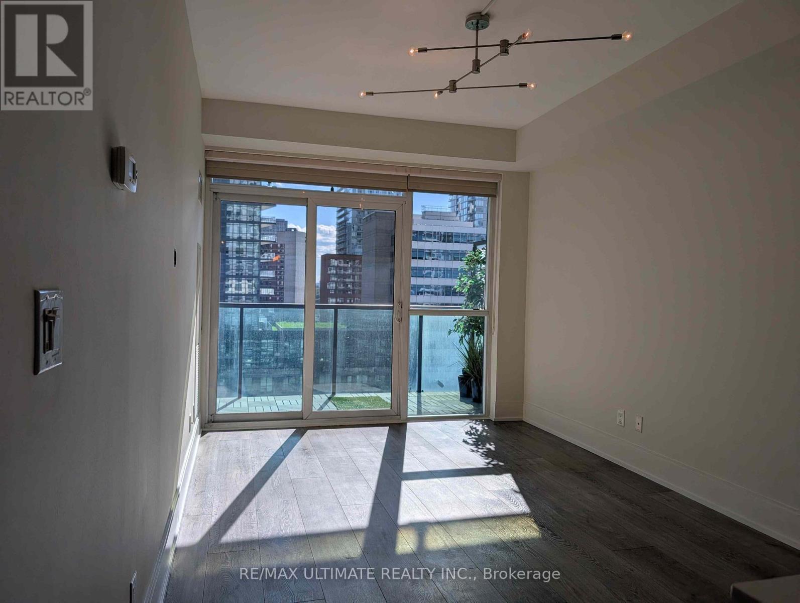 917 - 70 Roehampton Avenue, Toronto, Ontario  M4P 1R2 - Photo 10 - C13414350