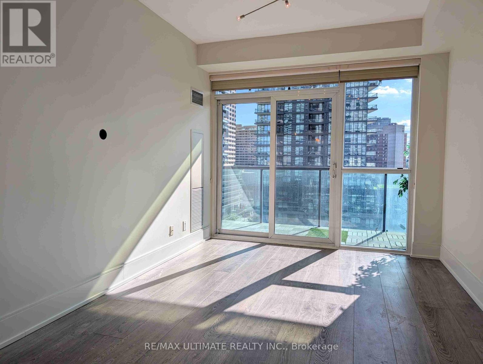 917 - 70 Roehampton Avenue, Toronto, Ontario  M4P 1R2 - Photo 11 - C13414350