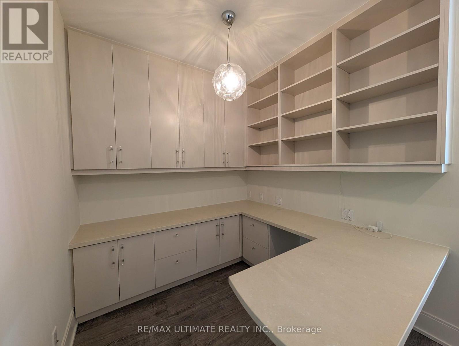 917 - 70 Roehampton Avenue, Toronto, Ontario  M4P 1R2 - Photo 18 - C13414350