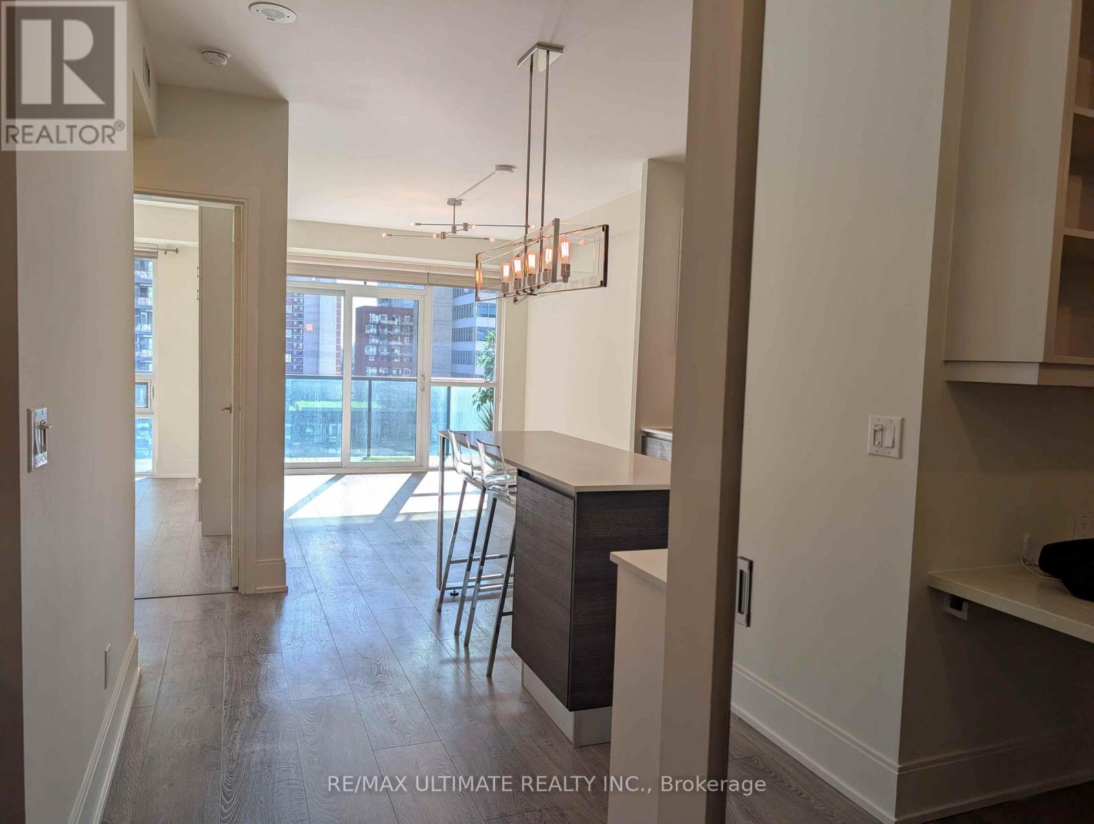 917 - 70 Roehampton Avenue, Toronto, Ontario  M4P 1R2 - Photo 4 - C13414350
