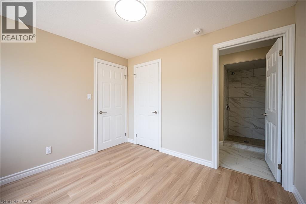 261 Benninger Drive, Kitchener, Ontario  N2E 0K2 - Photo 8 - 40837601