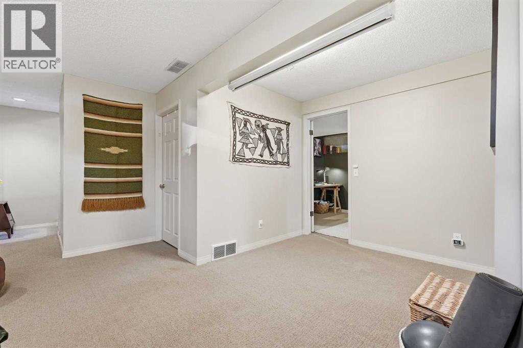 3031 23 Avenue SW, Calgary, Alberta  T3E 0J3 - Photo 32 - A2318382