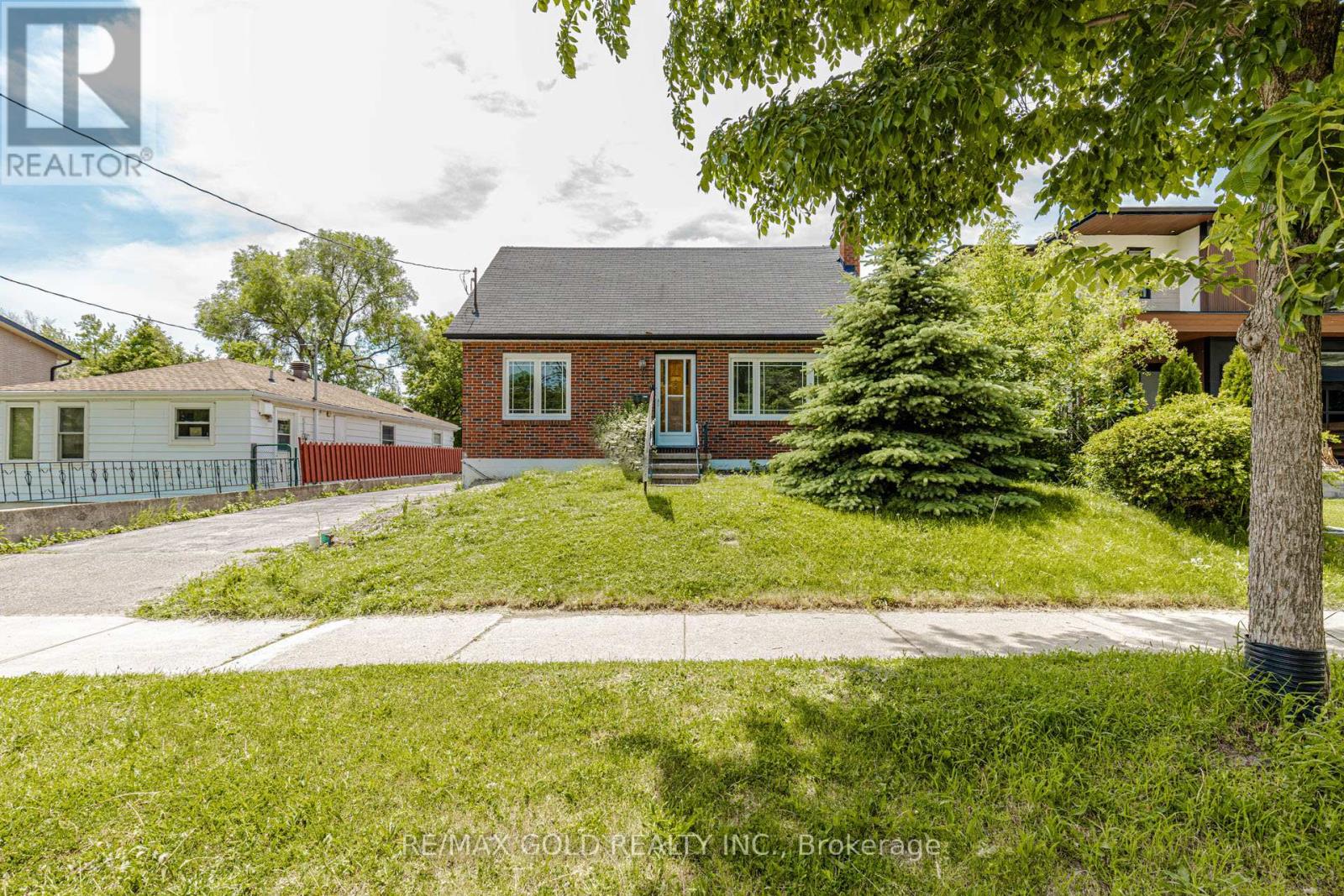 248 Felan Avenue, Oakville, Ontario  L6K 2X6 - Photo 3 - W13229294