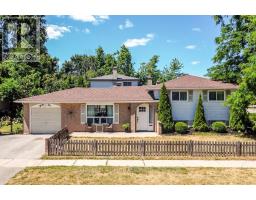 32 LONSDALE PLACE, Barrie, Ontario