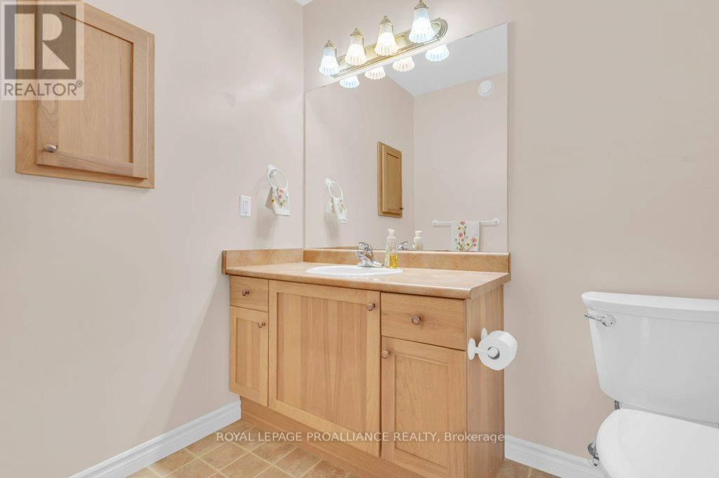 12 - 25 Heartwood Drive, Belleville, Ontario  K8P 5M2 - Photo 26 - X12960886