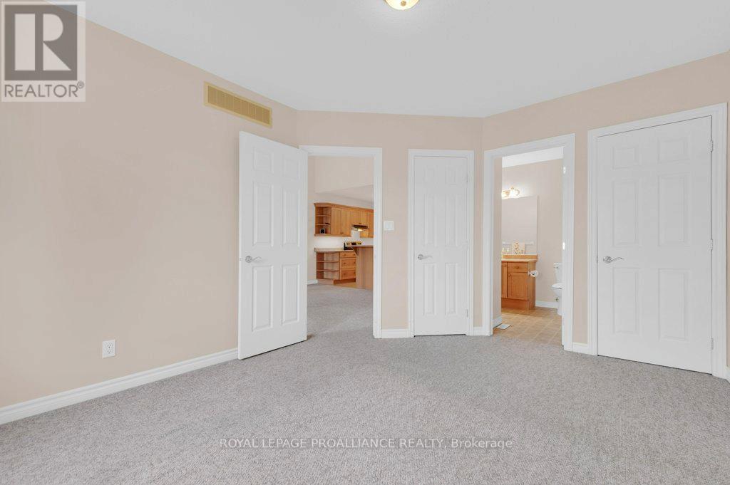 12 - 25 Heartwood Drive, Belleville, Ontario  K8P 5M2 - Photo 25 - X12960886