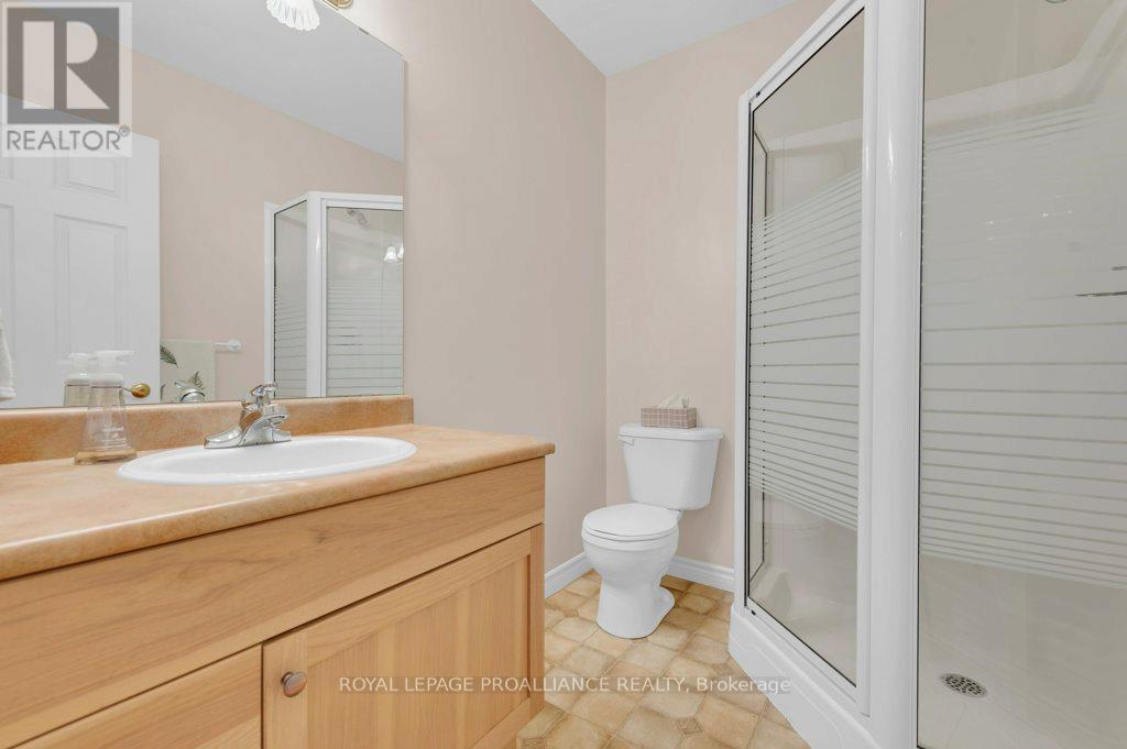 12 - 25 Heartwood Drive, Belleville, Ontario  K8P 5M2 - Photo 9 - X12960886