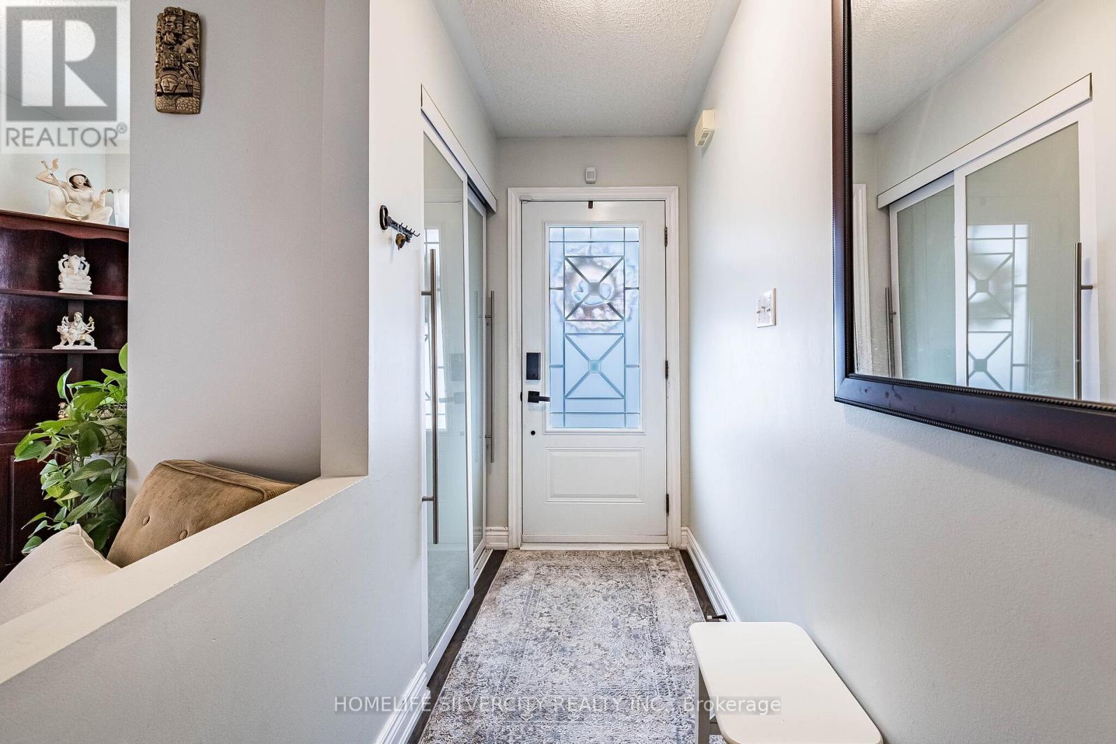 32 Continental Road, Brampton, Ontario  L7A 2E9 - Photo 6 - W13414248