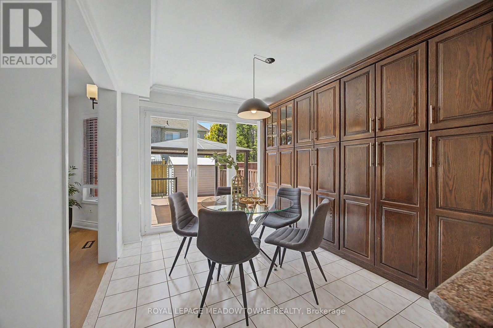 6012 Maple Gate Circle, Mississauga, Ontario  L5N 7A7 - Photo 15 - W13414274