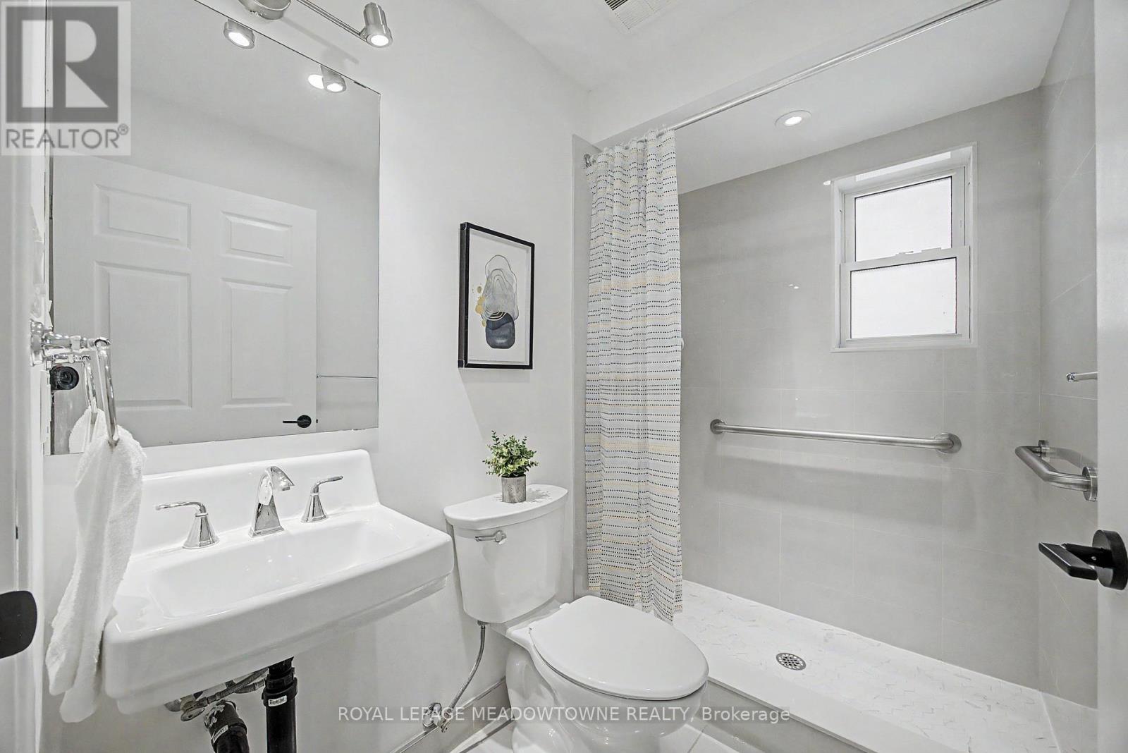 6012 Maple Gate Circle, Mississauga, Ontario  L5N 7A7 - Photo 18 - W13414274