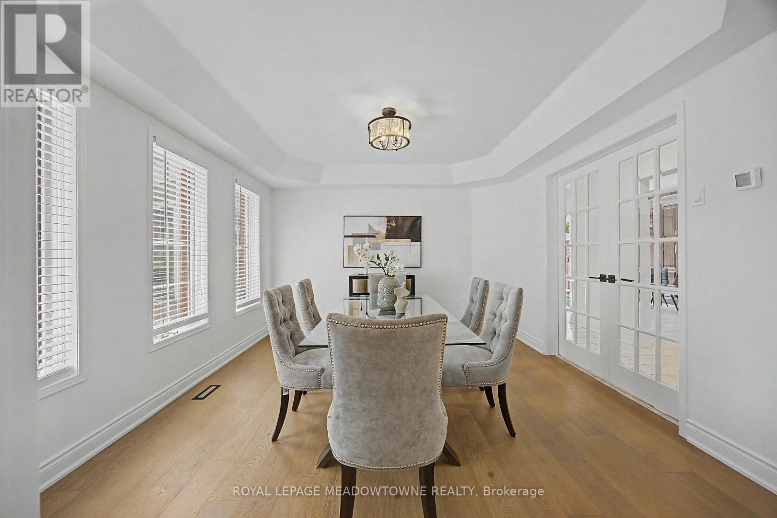 6012 Maple Gate Circle, Mississauga, Ontario  L5N 7A7 - Photo 7 - W13414274