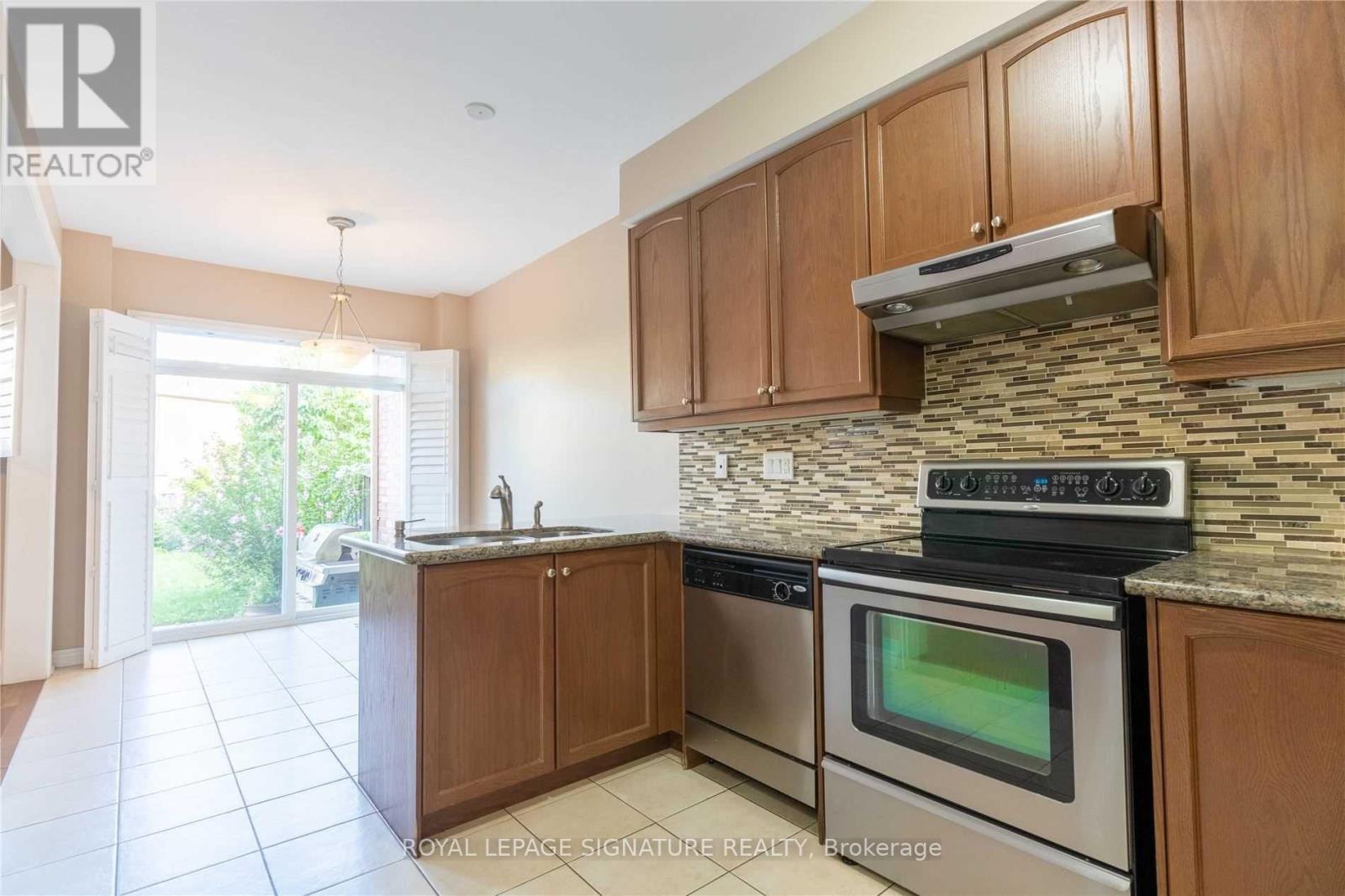 128 Holmes Crescent, Milton, Ontario L9T 0V8 - Photo 10 - W13414366