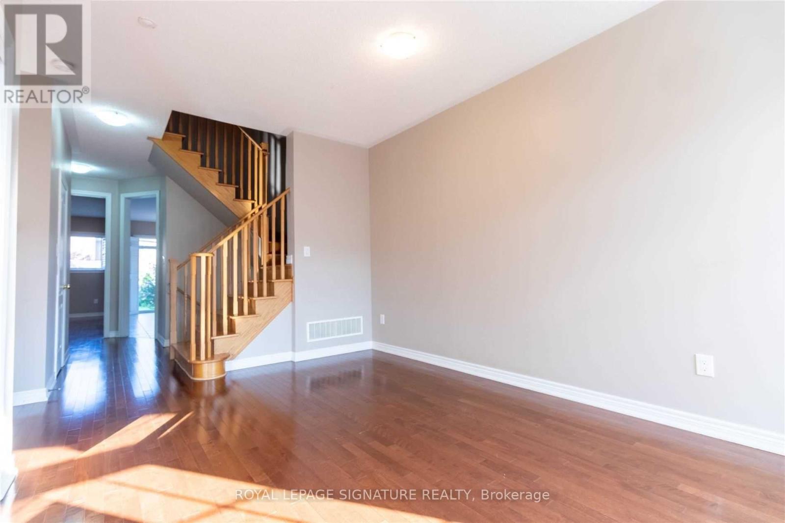 128 Holmes Crescent, Milton, Ontario L9T 0V8 - Photo 4 - W13414366