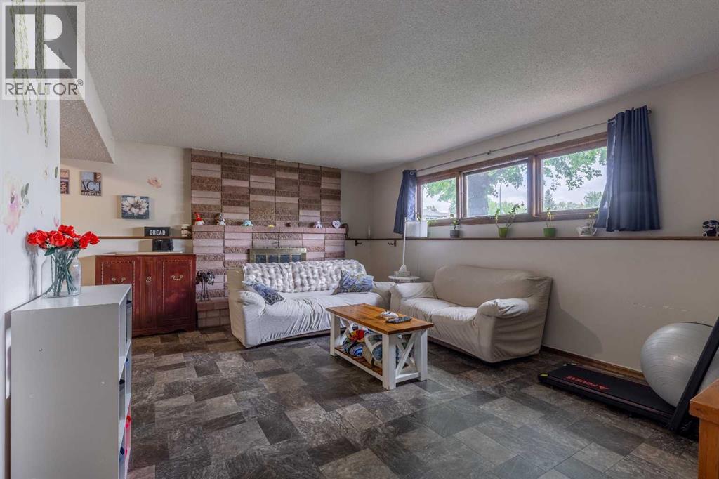 5 Larkspur Road N, Lethbridge, Alberta  T1H 4J6 - Photo 20 - A2316115