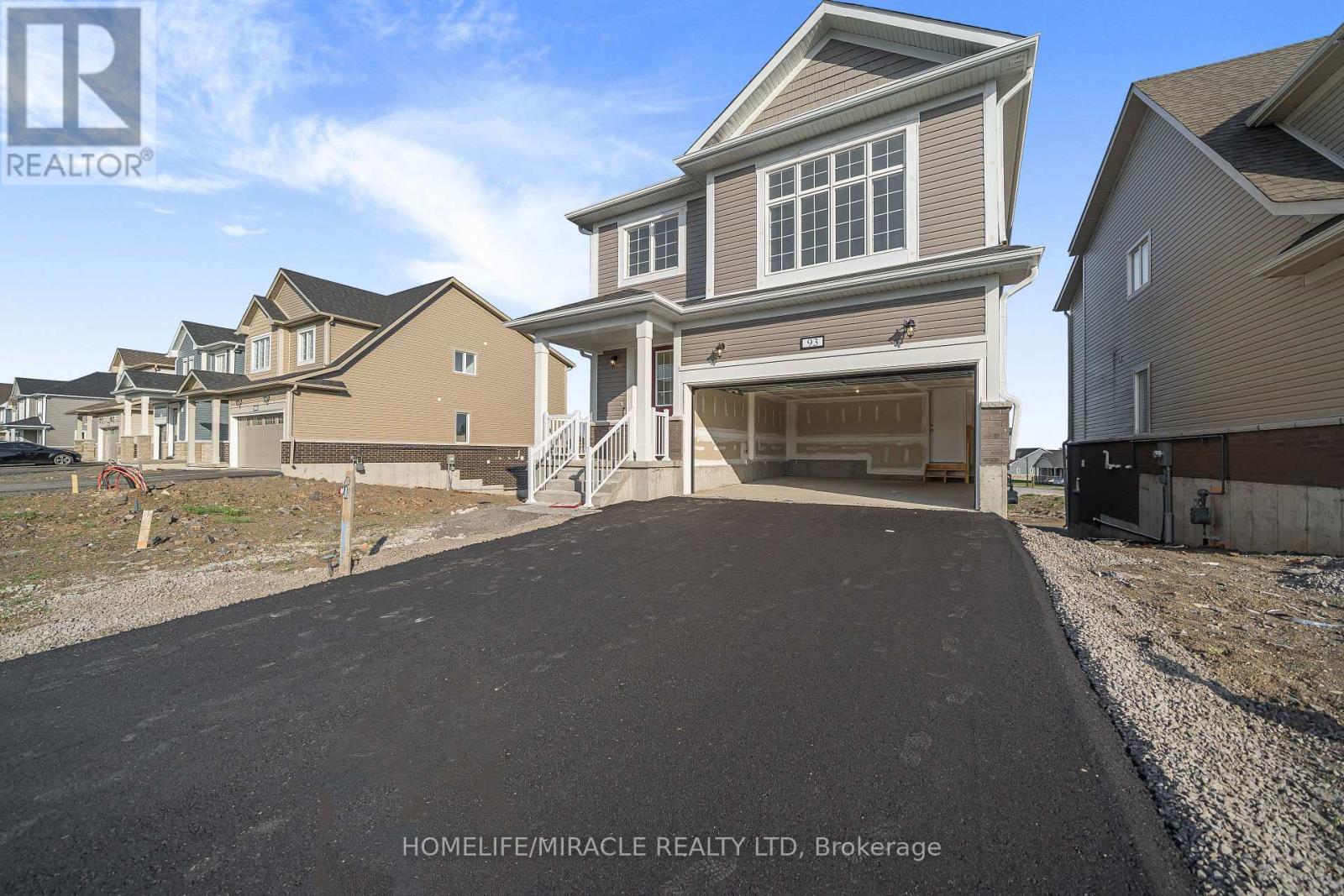 93 Royal Oak Crescent, Loyalist, Ontario  K0H 1G0 - Photo 3 - X13414284