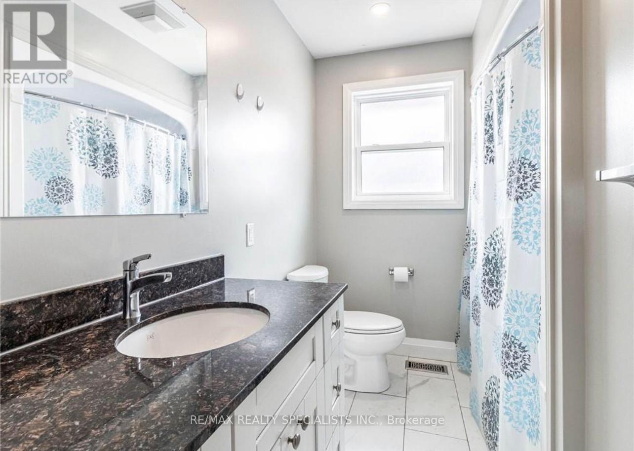 Upper - 226 Overlea Drive, Kitchener, Ontario N2M 1T3 - Photo 12 - X13414346
