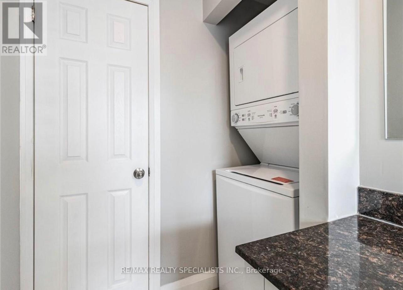 Upper - 226 Overlea Drive, Kitchener, Ontario N2M 1T3 - Photo 14 - X13414346