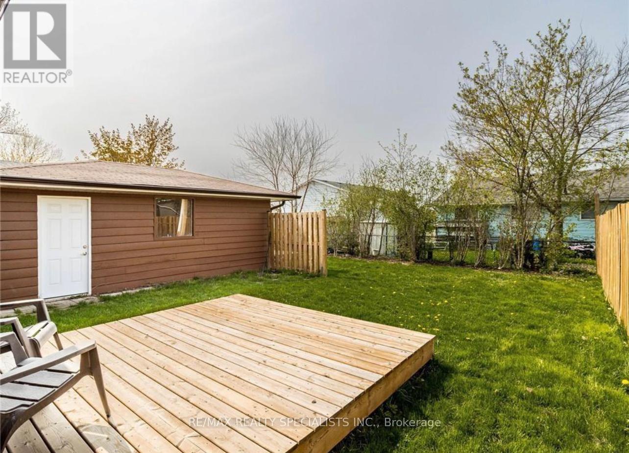 Upper - 226 Overlea Drive, Kitchener, Ontario N2M 1T3 - Photo 16 - X13414346