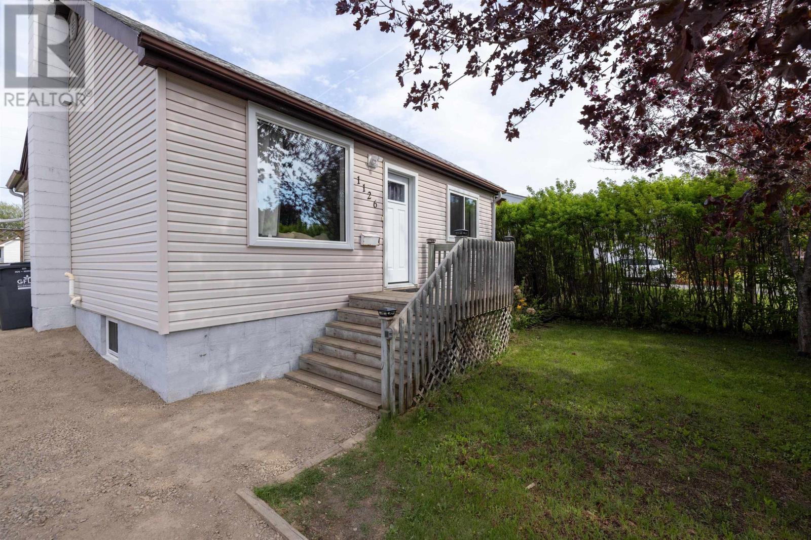 1126 Broadmore Ave, Thunder Bay, Ontario  P7E 2Y6 - Photo 2 - TB2601396