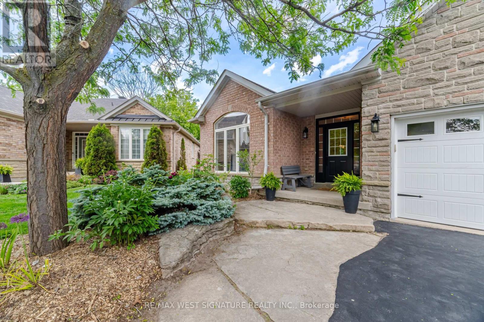 29 Willard Hunt Crescent, King, Ontario  L0G 1N0 - Photo 3 - N13414020